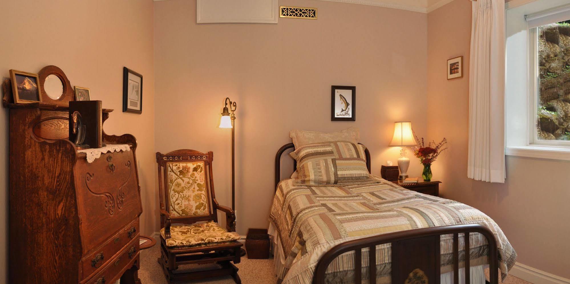 Idahome Bed And Breakfast Post Falls Buitenkant foto